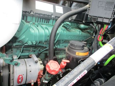 USED 2020 VOLVO VNR64T640 TANDEM AXLE SLEEPER TRUCK #$vid