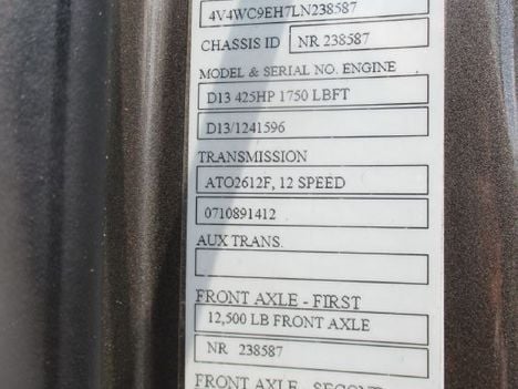 USED 2020 VOLVO VNR64T640 TANDEM AXLE SLEEPER TRUCK #$vid
