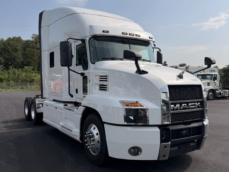 USED 2023 MACK AN64T TANDEM AXLE SLEEPER TRUCK #1913-2 USED 2023 MACK AN64T TANDEM AXLE SLEEPER TRUCK #1913-2