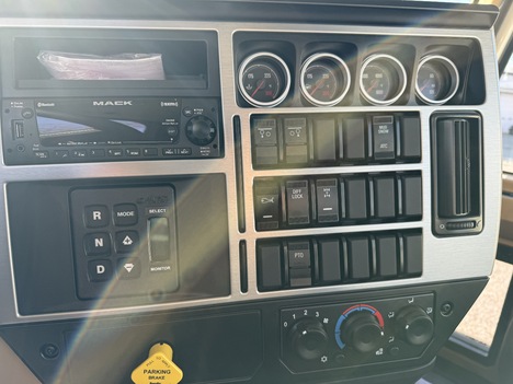 NEW 2027 MACK GR104F DUMP TRUCK #$vid