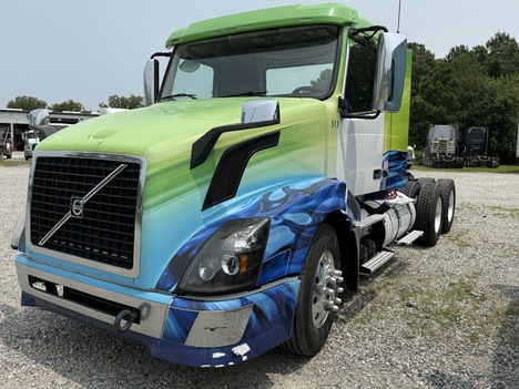 USED 2014 VOLVO VNL64T DAYCAB TRUCK #$vid