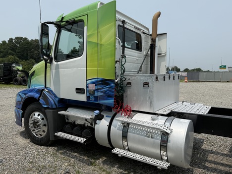 USED 2014 VOLVO VNL64T DAYCAB TRUCK #$vid