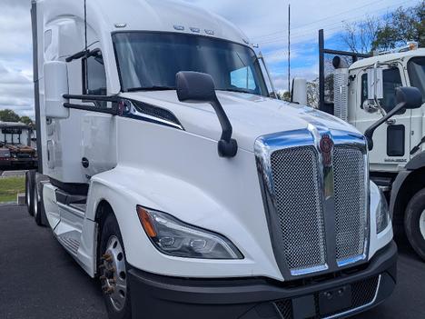 USED 2022 KENWORTH T680 TANDEM AXLE SLEEPER TRUCK #$vid