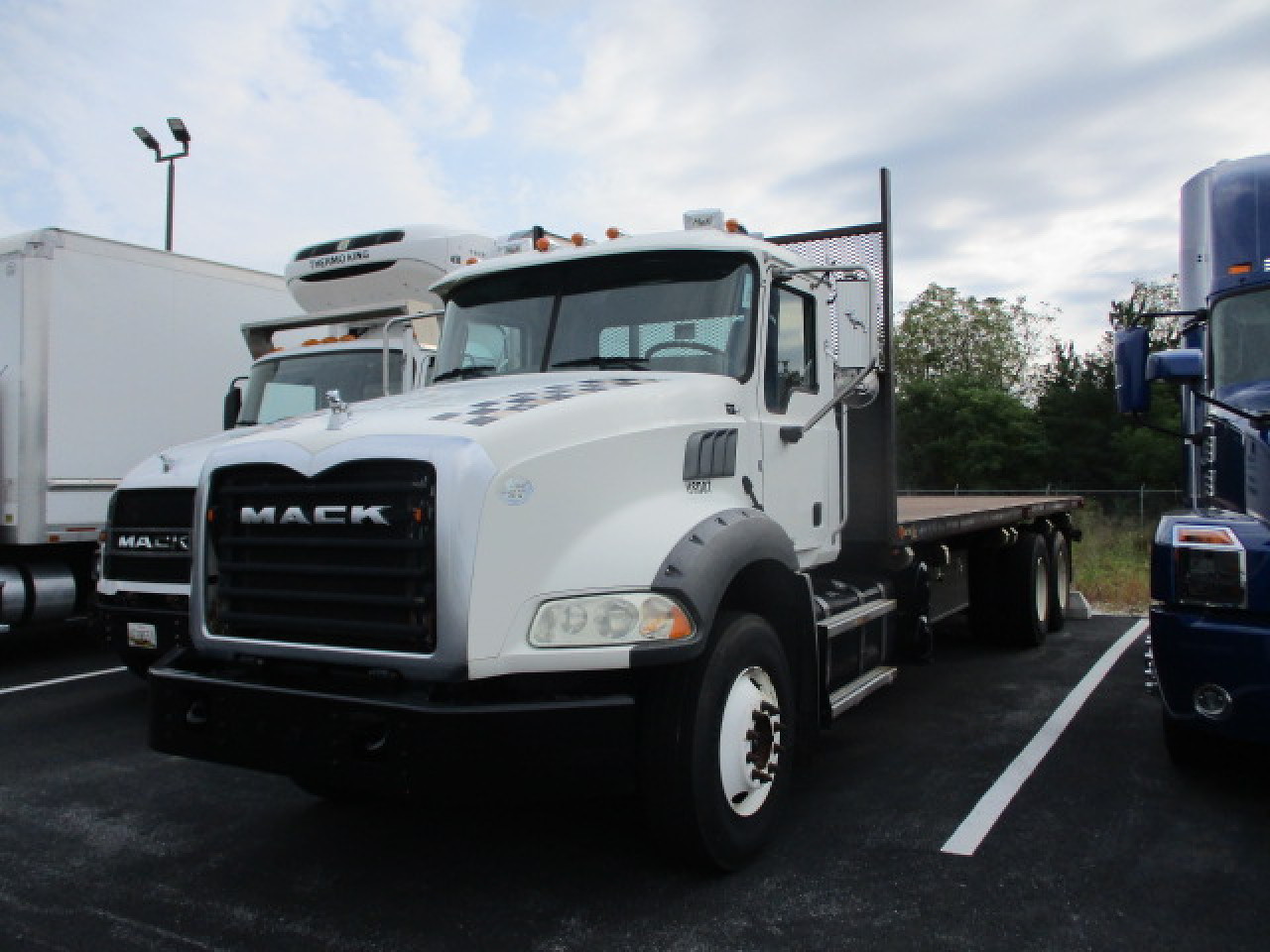 USED 2017 MACK GU533 FLATBED TRUCK #1941 USED 2017 MACK GU533 FLATBED TRUCK #1941