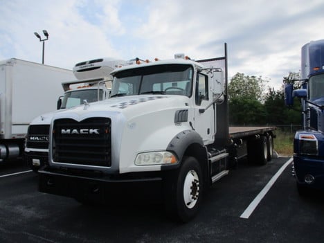 2017 MACK GU533 Flatbed Truck #1941 2017 MACK GU533 Flatbed Truck #1941