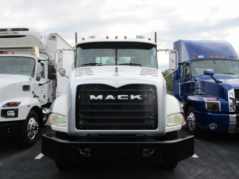 USED 2017 MACK GU533 FLATBED TRUCK #$vid
