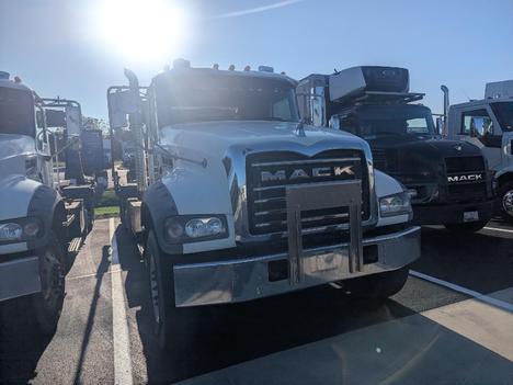 USED 2016 MACK GU713 ROLLBACK TRUCK #$vid