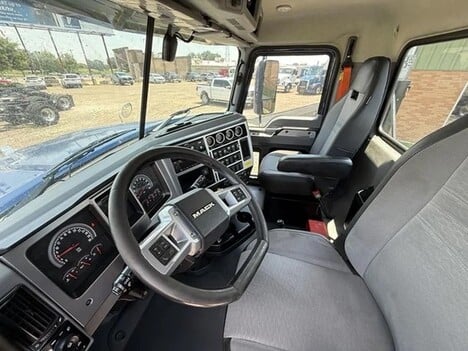 USED 2024 MACK PI64T TANDEM AXLE DAYCAB TRUCK #$vid