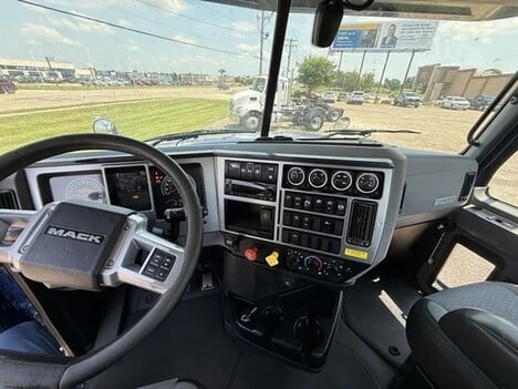 USED 2024 MACK PI64T TANDEM AXLE DAYCAB TRUCK #$vid