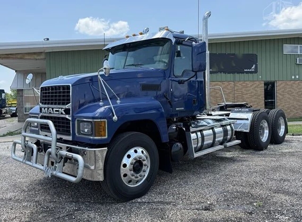 USED 2024 MACK PI64T TANDEM AXLE DAYCAB TRUCK #1954 USED 2024 MACK PI64T TANDEM AXLE DAYCAB TRUCK #1954