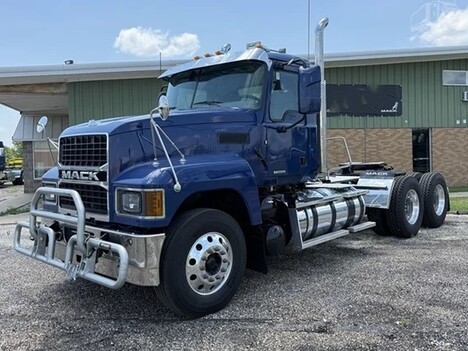 2024 MACK PI64T Tandem Axle Daycab #1954