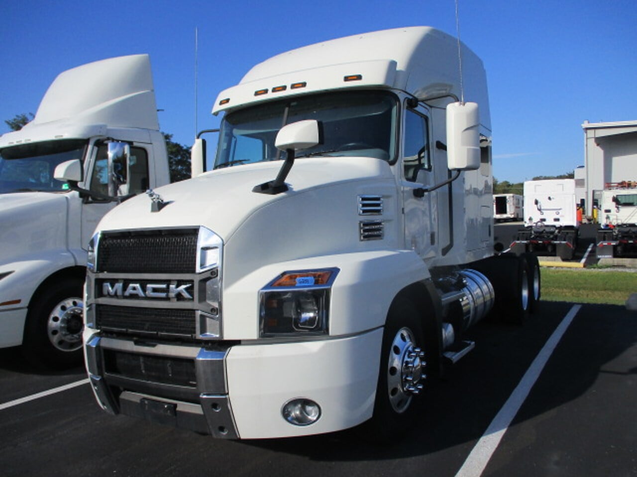 USED 2020 MACK AN64T TANDEM AXLE SLEEPER TRUCK #1956 USED 2020 MACK AN64T TANDEM AXLE SLEEPER TRUCK #1956