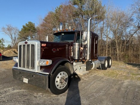 2015 PETERBILT 389 Tandem Axle Sleeper