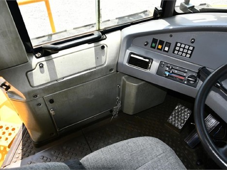 USED 2004 VOLVO A30D OFF HIGHWAY TRUCK EQUIPMENT #3269-36