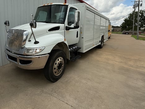 2022 INTERNATIONAL 8 BAY Beverage Truck #2802