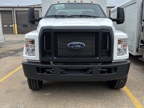  FORD 8 BAY Beverage Truck #2805