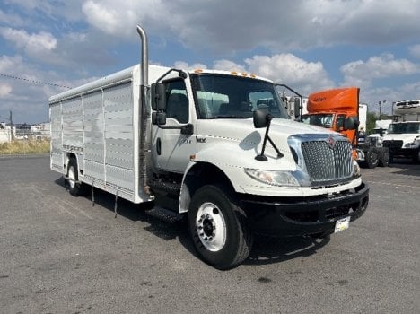 2020 FREIGHTLINER 8 BAY Beverage Truck #2807