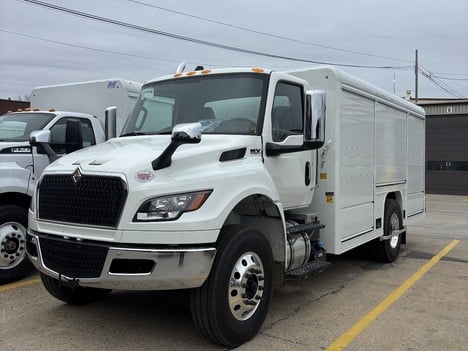 2027 INTERNATIONAL 6 BAY Beverage Truck #2810