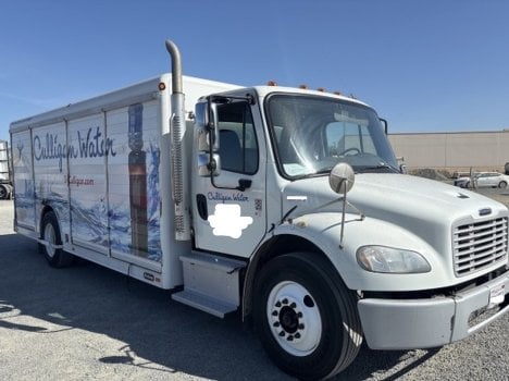 2020 FREIGHTLINER 8 BAY Beverage Truck #2824 2020 FREIGHTLINER 8 BAY Beverage Truck #2824