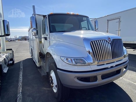 2017 INTERNATIONAL 6 bay Beverage Truck #2825 2017 INTERNATIONAL 6 bay Beverage Truck #2825