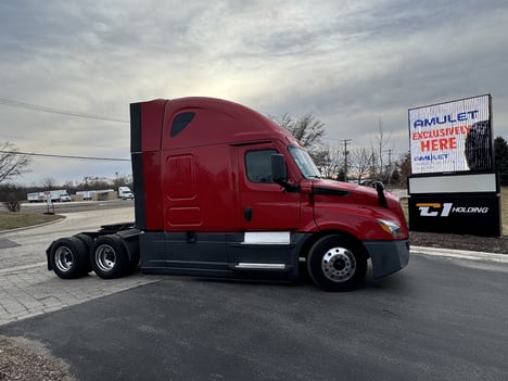 2021 FREIGHTLINER Cascadia Sleeper #1050 2021 FREIGHTLINER Cascadia Sleeper #1050