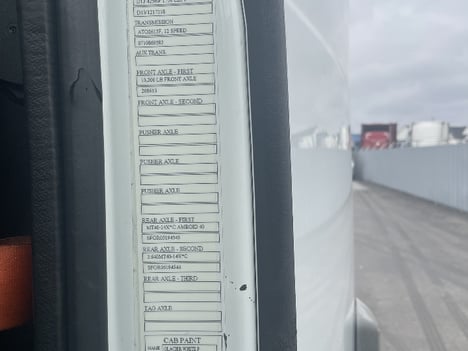 https://www.imanpro.net/pub/co/c1truck/photo/1076/33.jpg?20260527151355