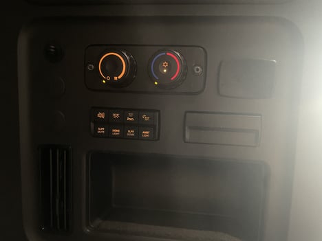 https://www.imanpro.net/pub/co/c1truck/photo/1077/21.jpg?20260519140528