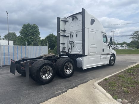 https://www.imanpro.net/pub/co/c1truck/photo/1077/4.jpg?20260519140528