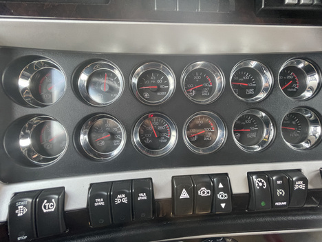 https://www.imanpro.net/pub/co/c1truck/photo/1078/26.jpg?20260613110619