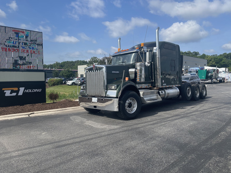 2020-kenworth-w900-sleeper #1079