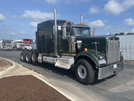 https://www.imanpro.net/pub/co/c1truck/photo/1079/3.jpg?20260611133636