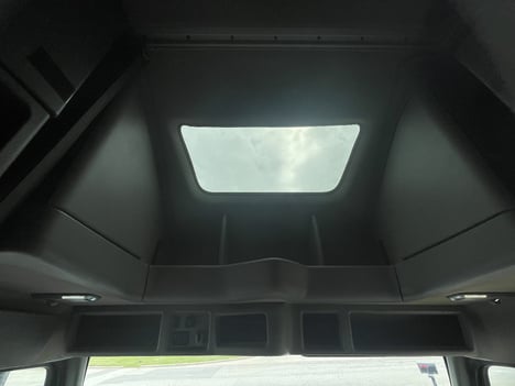 https://www.imanpro.net/pub/co/c1truck/photo/1084/29.jpg?20260526111215
