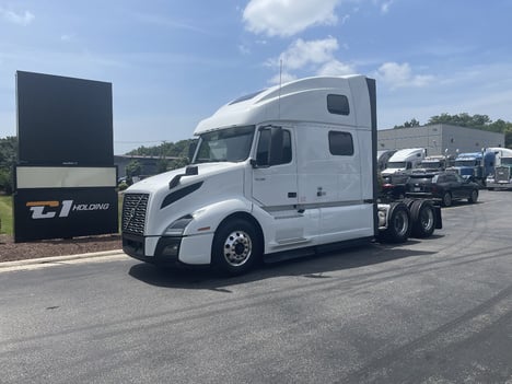 2024 VOLVO VNL 860 Sleeper #1085 2024 VOLVO VNL 860 Sleeper #1085