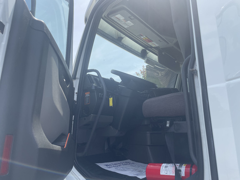 https://www.imanpro.net/pub/co/c1truck/photo/1085/24.jpg?20260630134514