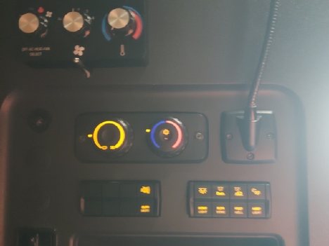 https://www.imanpro.net/pub/co/c1truck/photo/1086/16.jpg?20260626102756