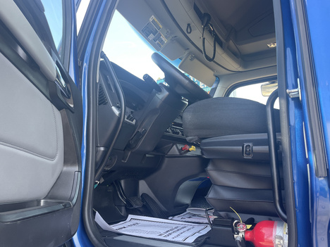 https://www.imanpro.net/pub/co/c1truck/photo/1092/24.jpg?20260820165839