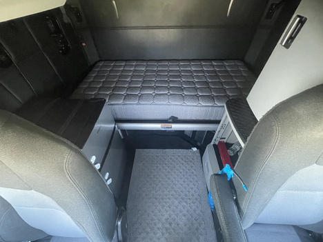 https://www.imanpro.net/pub/co/c1truck/photo/1092/29.jpg?20260820165839