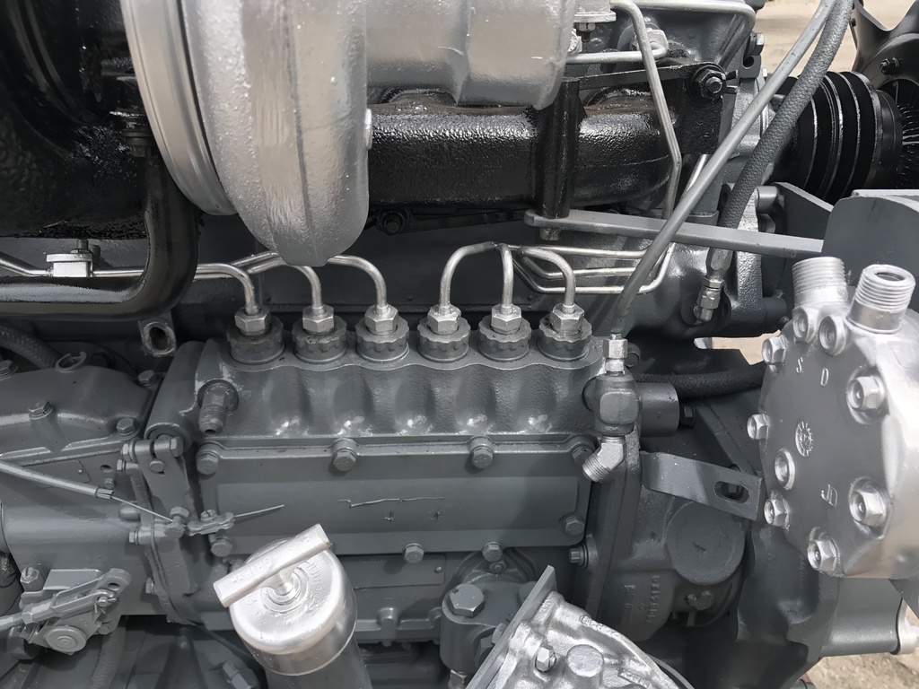 VIDEO. MACK EM6 ENGINE