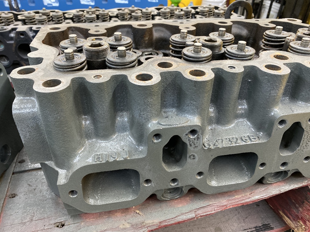 MACK E7 CYLINDER HEAD FOR SALE 2300