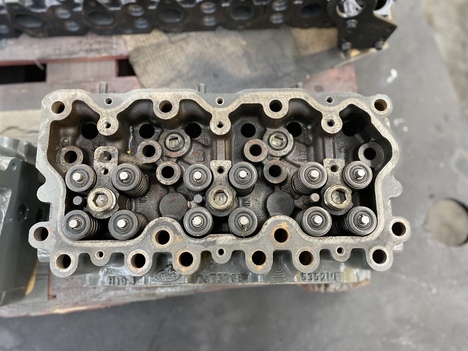  MACK E7 Cylinder Head #2300