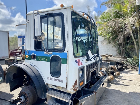 2007 MACK MR688S Cab Body #2500