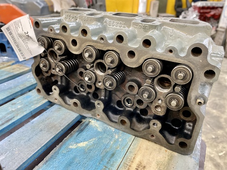  MACK E7 Cylinder Head #2547