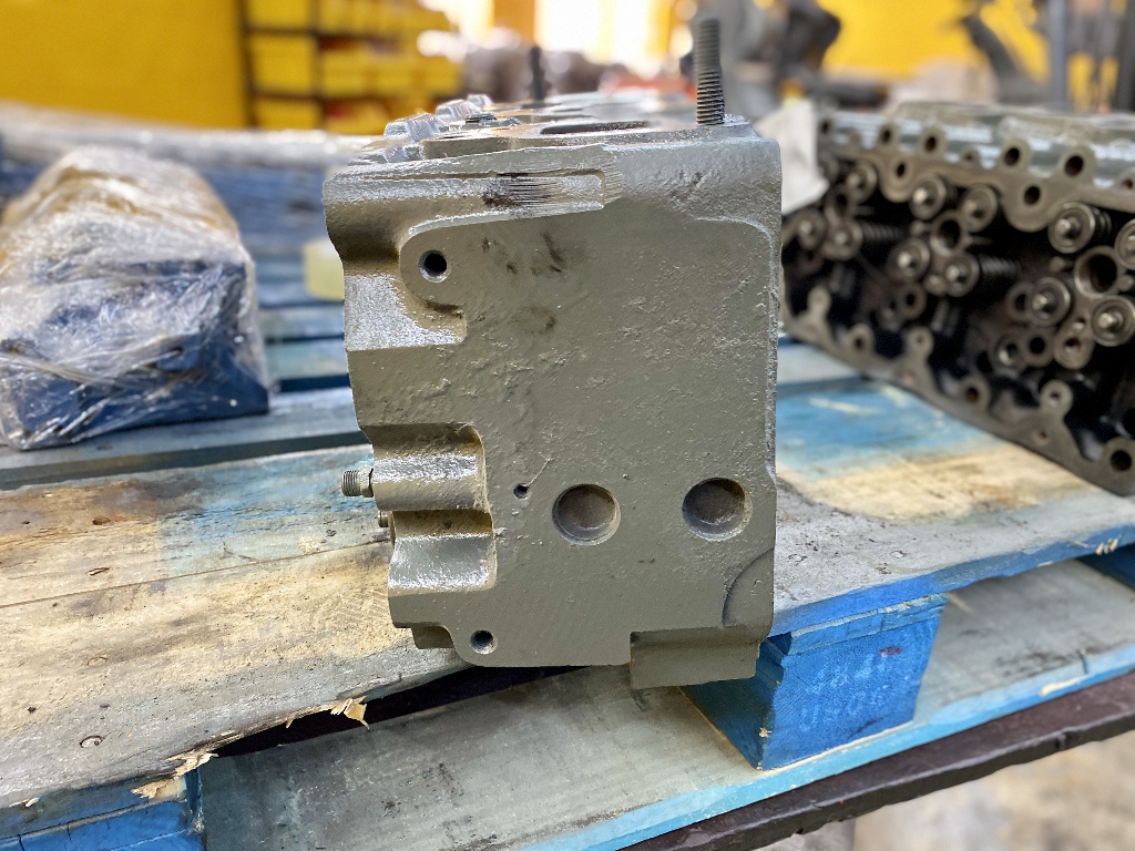 MACK E7 CYLINDER HEAD FOR SALE 2548