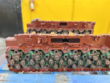  CUMMINS ISC Cylinder Head #2562