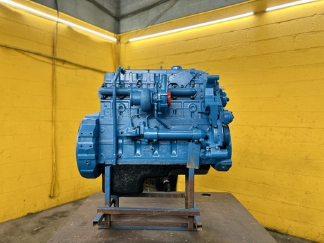 2003 INTERNATIONAL DT466E Truck Engine #3225