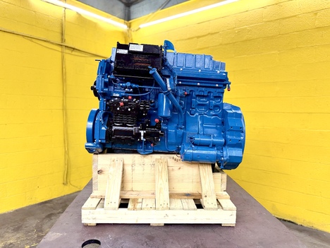 2003 INTERNATIONAL DT466E Truck Engine #4054