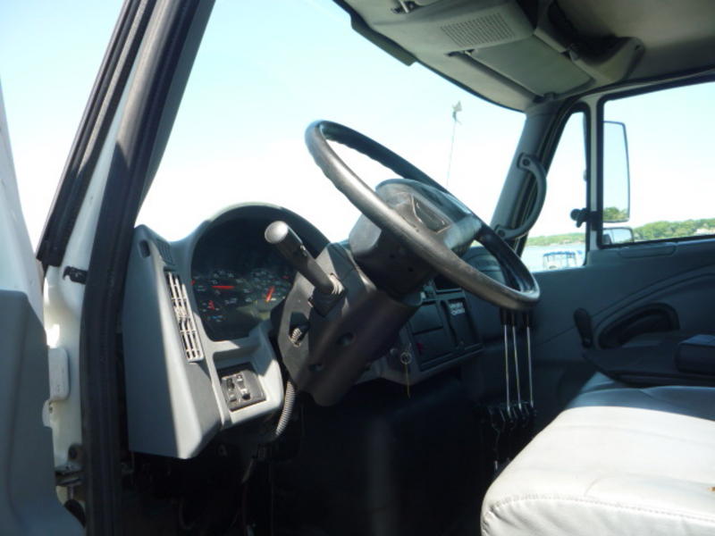 USED 2006 INTERNATIONAL 4300 ROLLOFF TRUCK FOR SALE IN IN NEW JERSEY