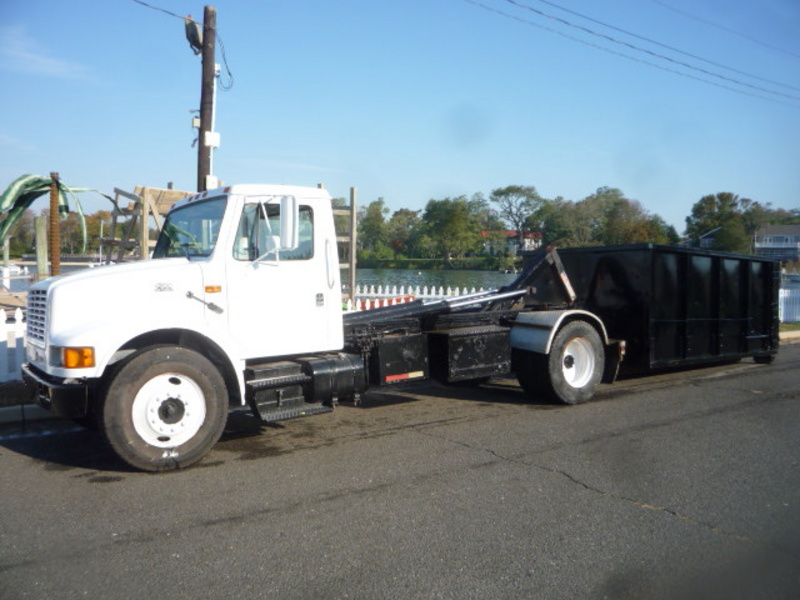 USED 1998 INTERNATIONAL 4700 HOOKLIFT TRUCK FOR SALE IN IN NEW JERSEY