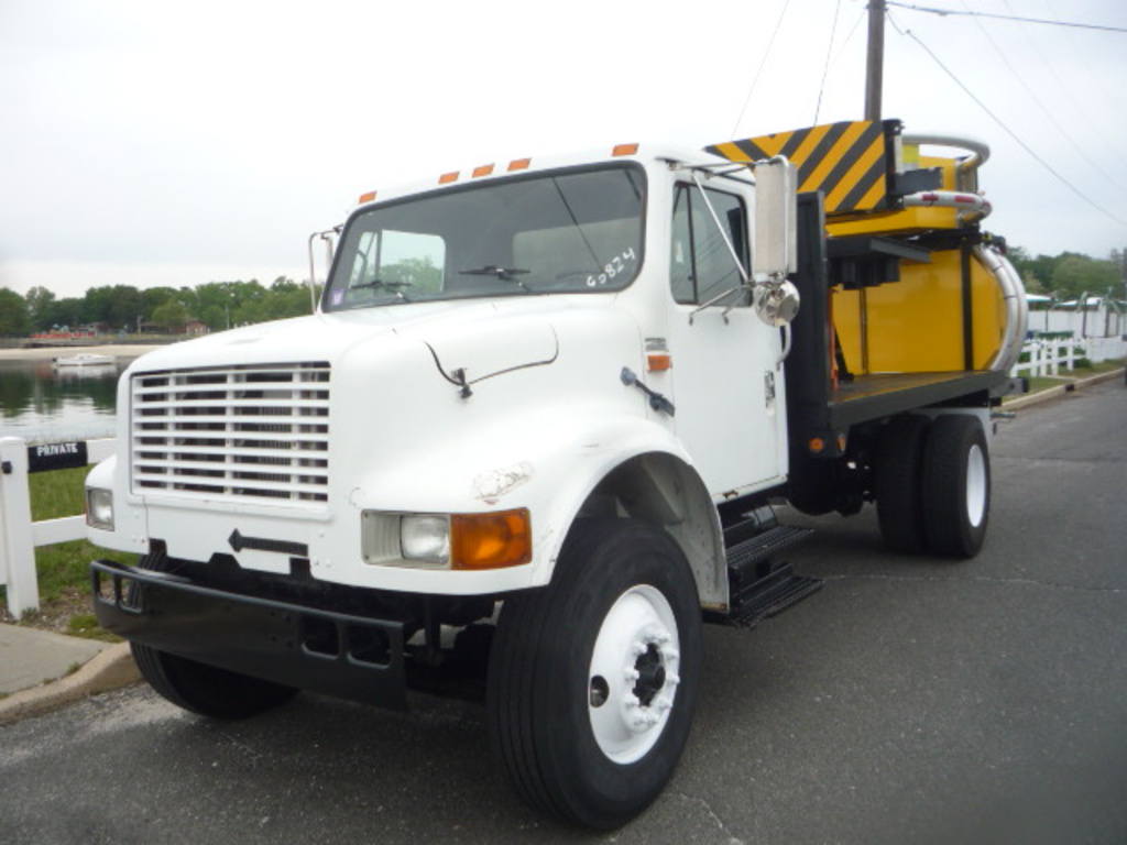 USED 1993 INTERNATIONAL 4700 ATTENUATOR TRUCK FOR SALE IN IN NEW JERSEY 11178