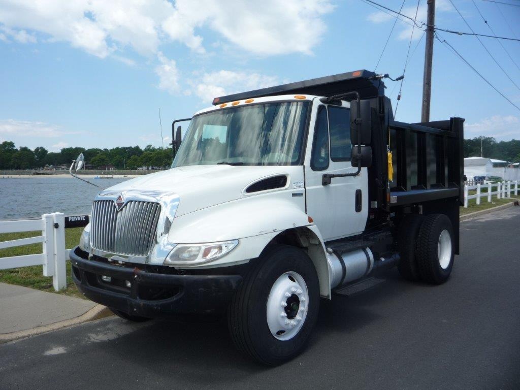 2011 INTERNATIONAL 4400 - 194,868 miles. Price: $39,900